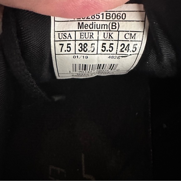 BROOKS Launch 6 Women's 7.5 B Black Gray White Lace Up Low Top Running Shoes - Picture 12 of 12